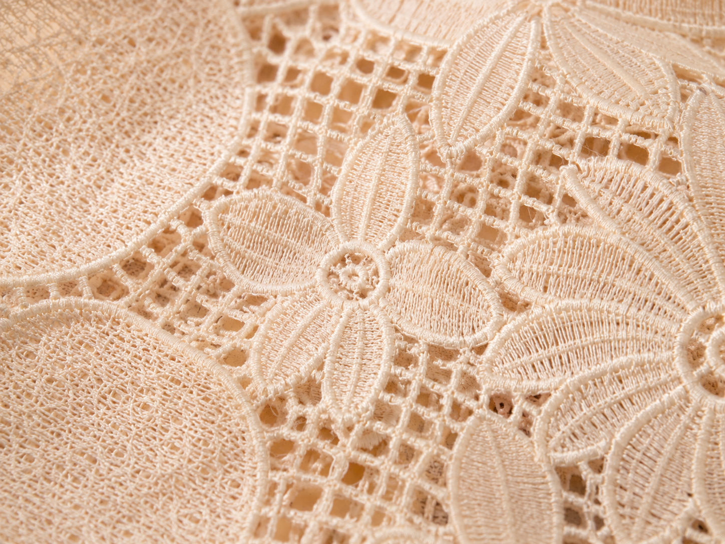 Alessia Broderie Shirt - Buttercream